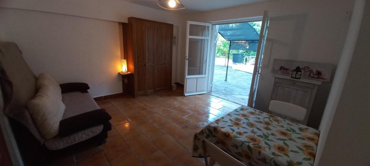 Appartement Et Sa Grande Terrasse En Rez De Jardin Сен-Глф Экстерьер фото